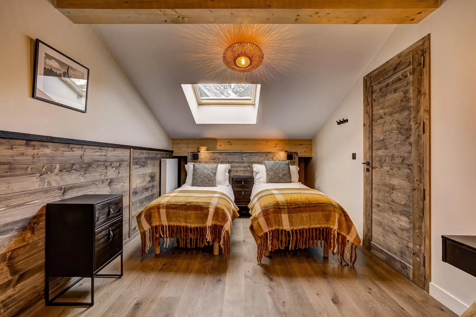 White Pearl A36-Bedroom