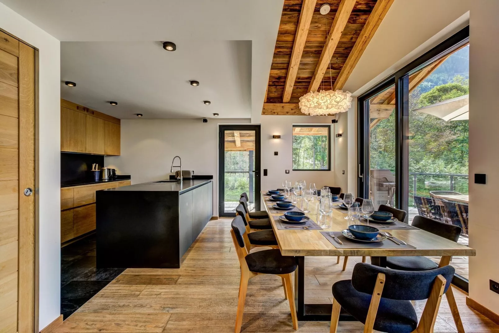 Black Pearl-Esszimmer