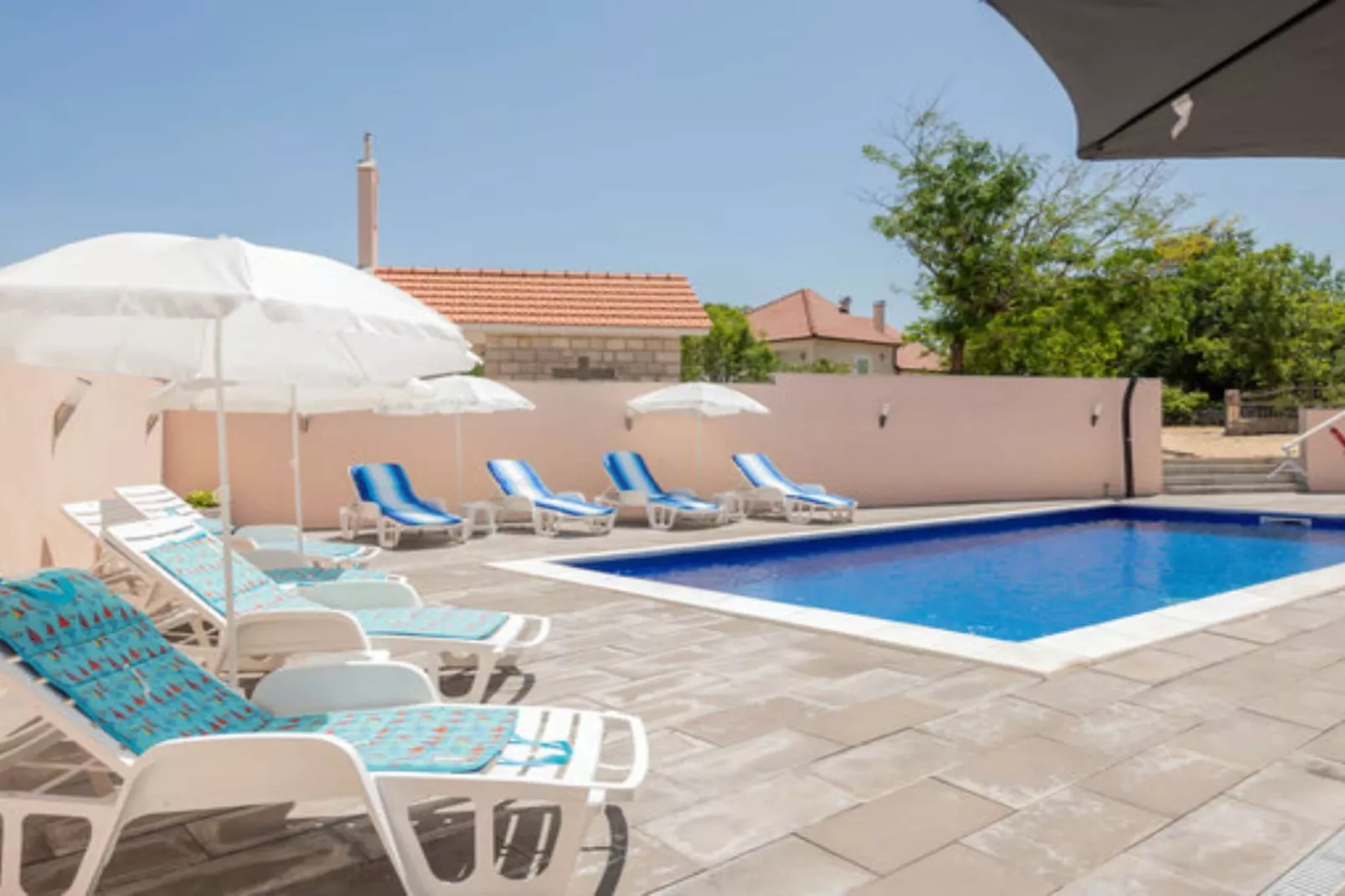 Charming Villa Nina with Pool - Four Bedroom Villa With Terrace and Swimming pool-Schwimmbad