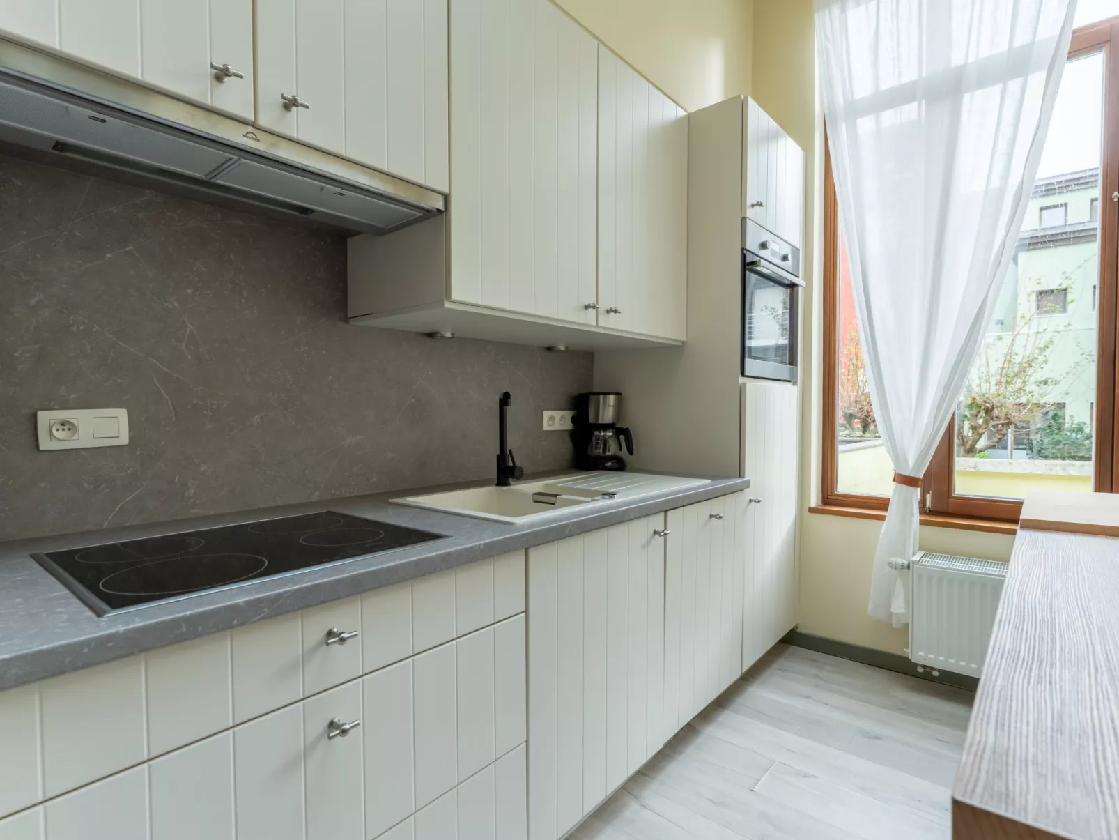 Notre Refuge - Your Belle Époque Escape-Dedans