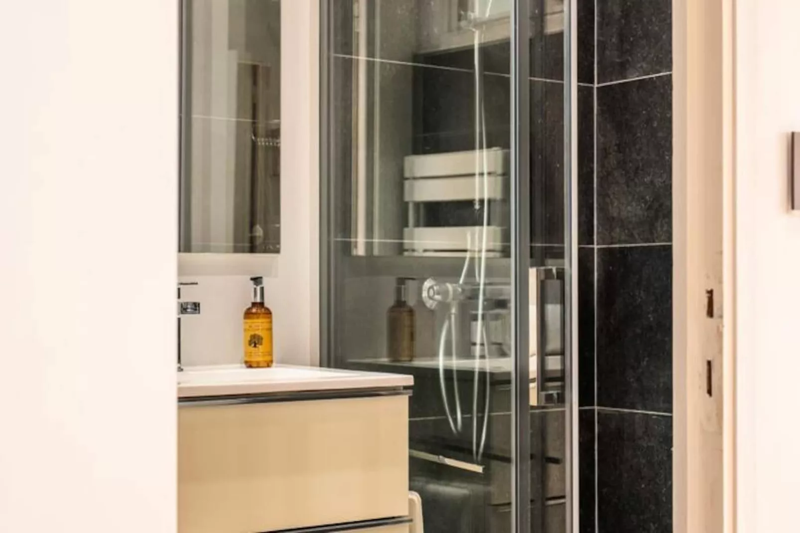 Résidence 3p Lumineux Avec Terrasse &agrave; 15min &agrave; Pied Du Palais-Untagged