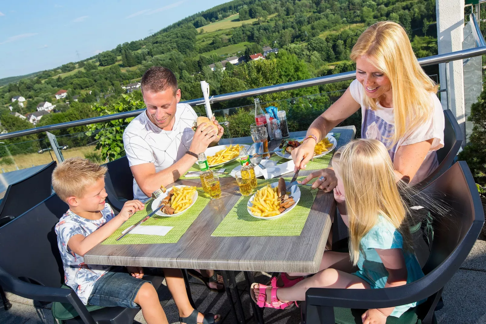 Eifelpark Kronenburger See 1-Park facilities