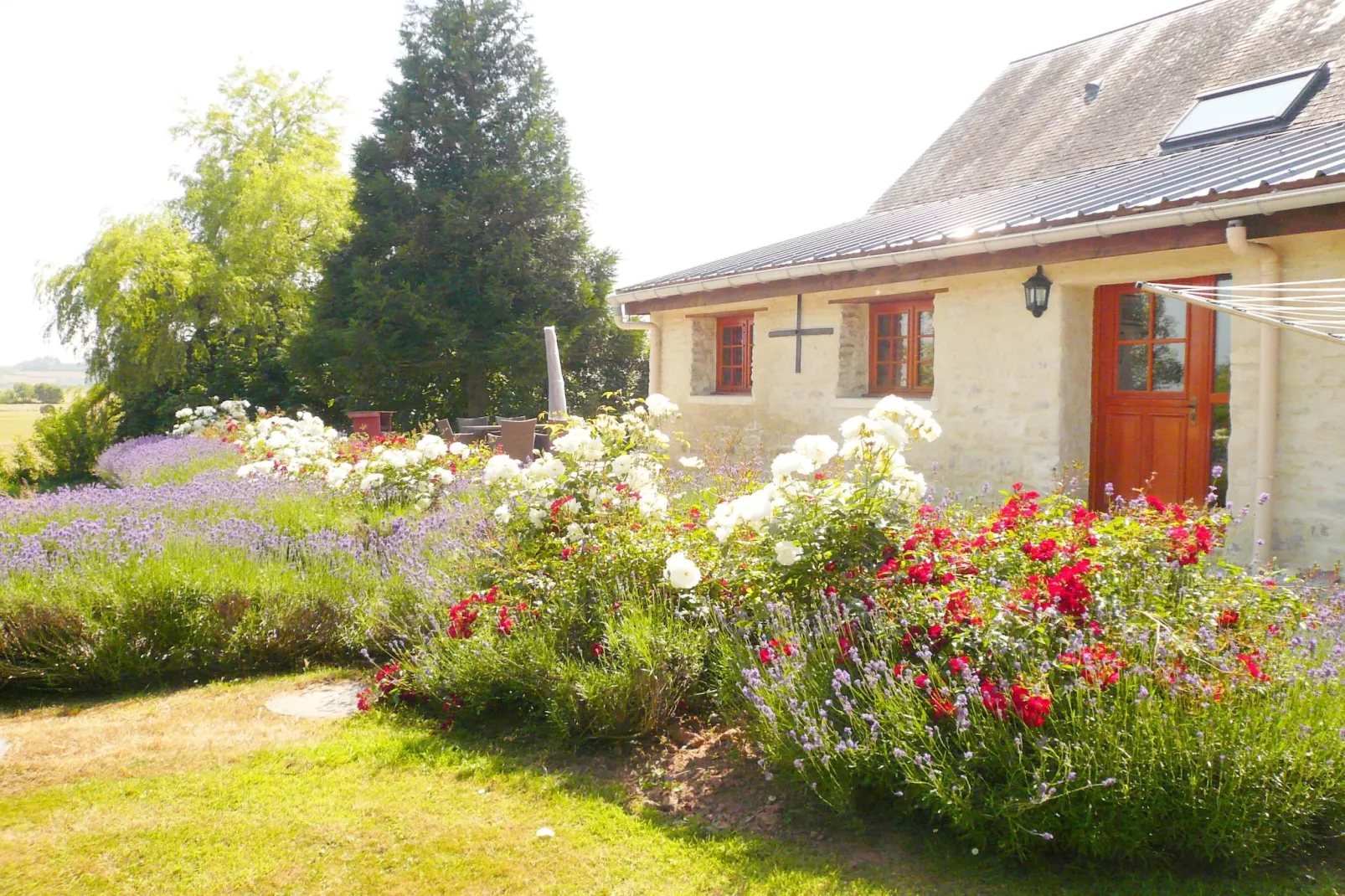 Gite Le Jonquet-Gardens in summer