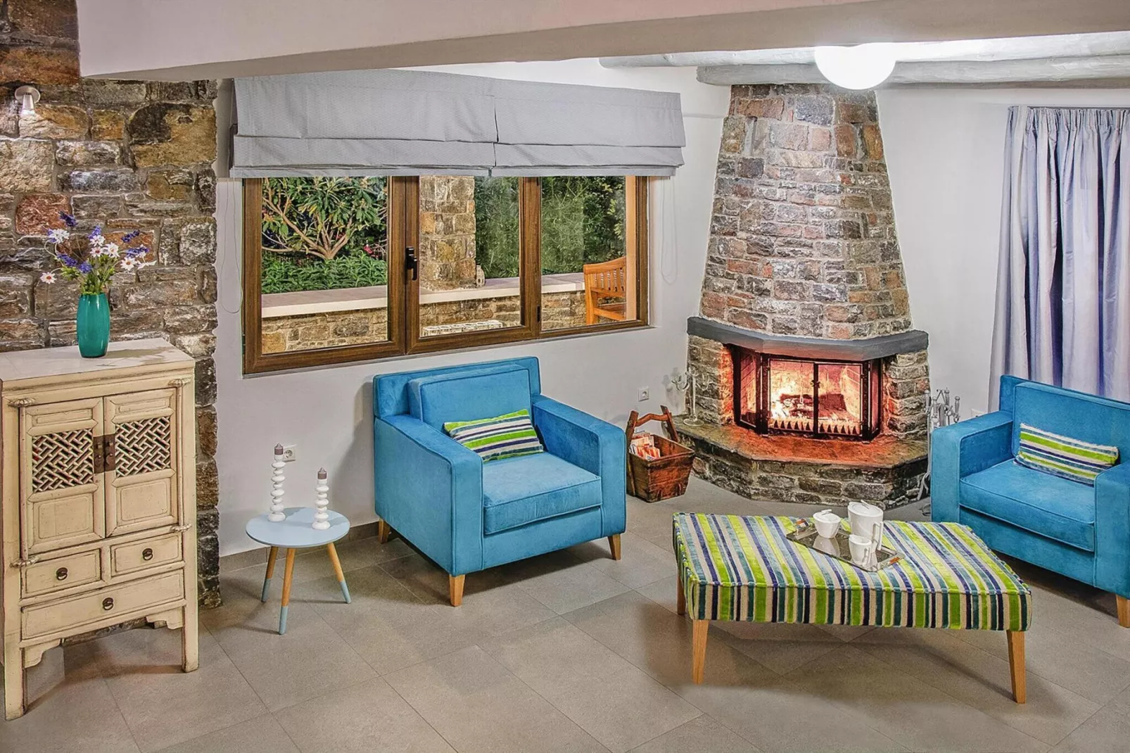 Holiday home, Pemonia--Living room