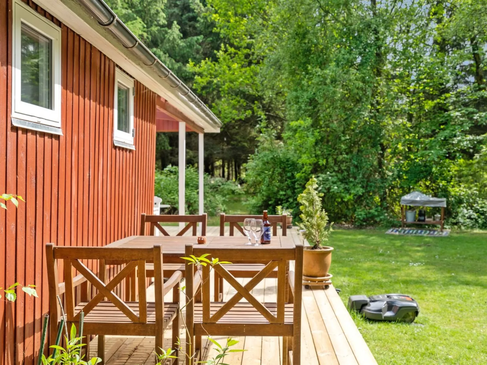 "Deik" - 2km to the fjord-Outside