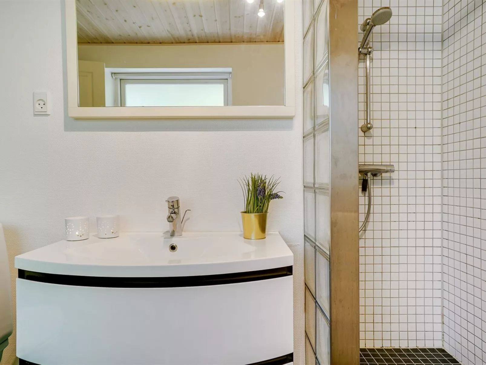 "Epke" - 250m from the sea-Inside