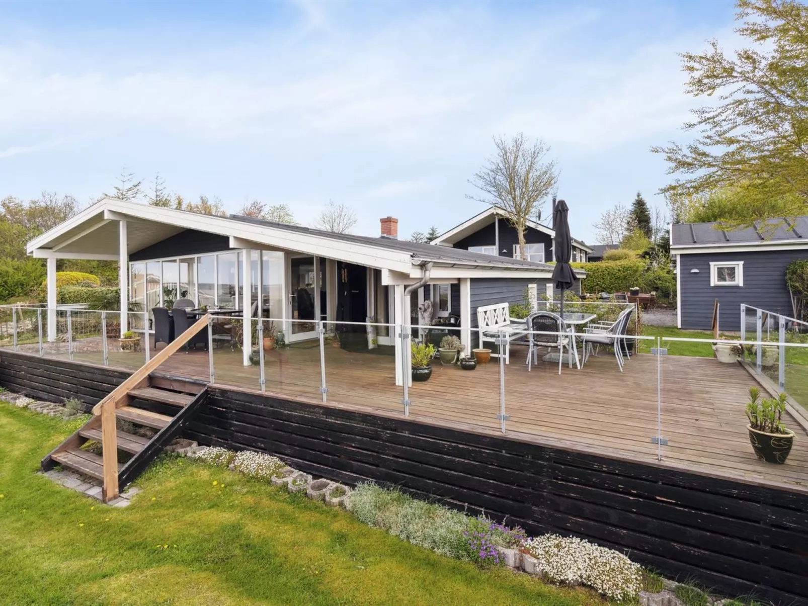 "Annabeth" - 300m to the fjord-Outside