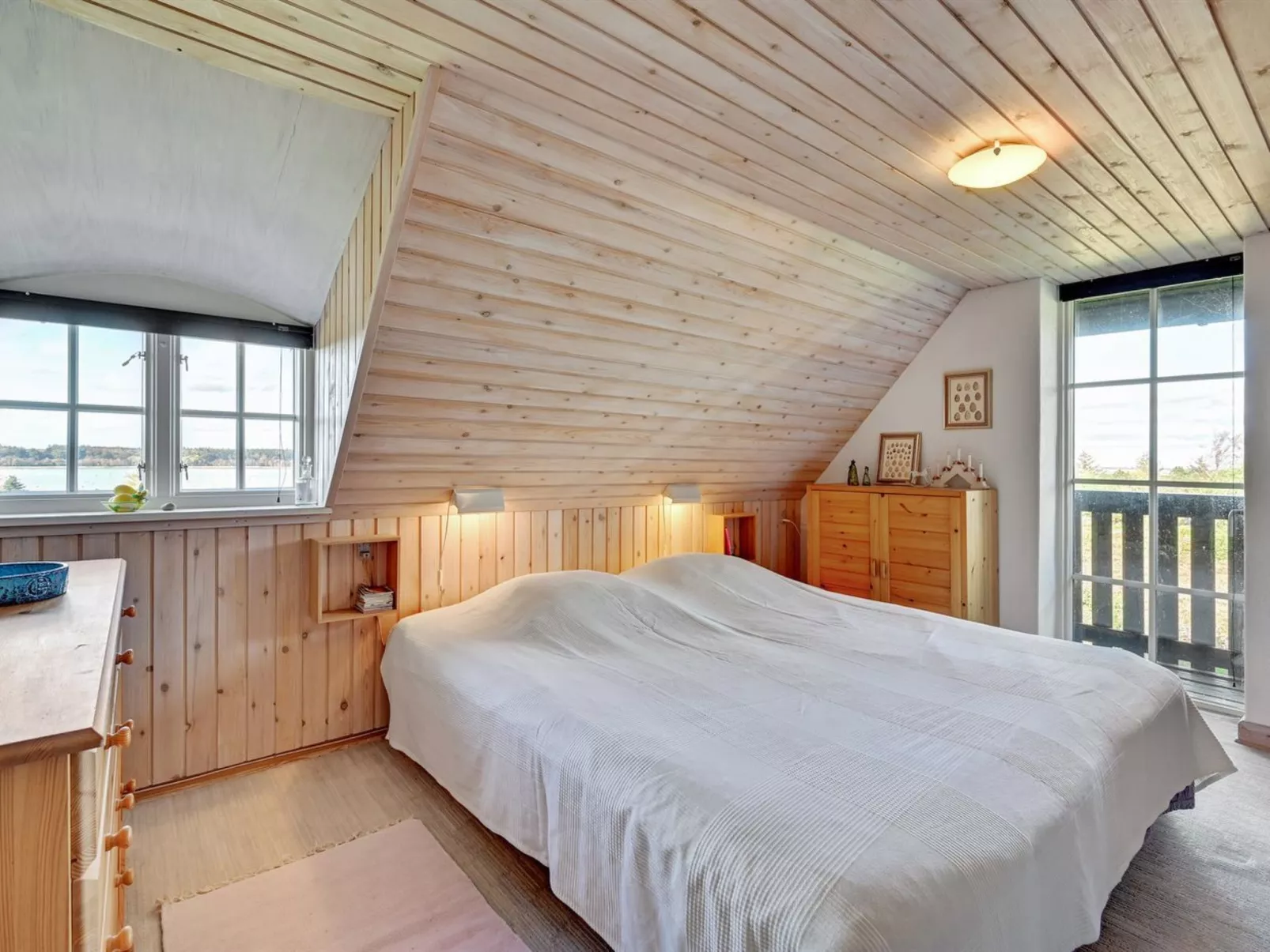 "Tordis" - 300m to the fjord-Drinnen