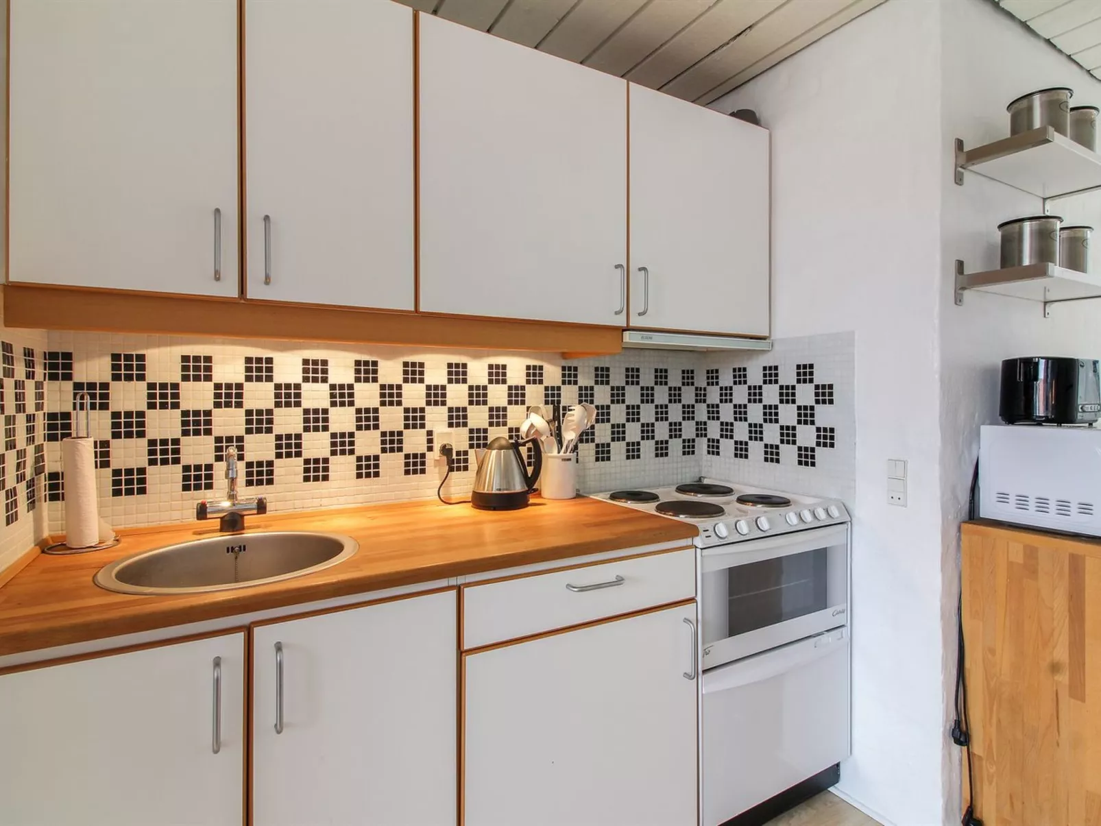 "Skarp" - 500m from the sea-Drinnen