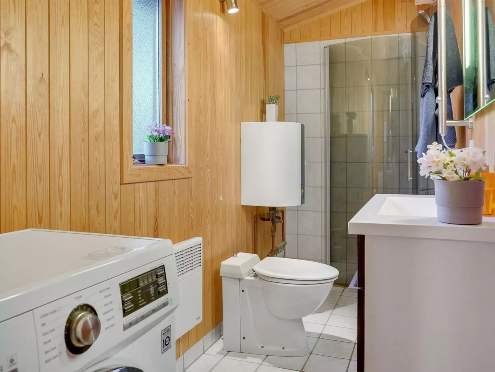 "Agda" - 100m from the sea-Inside