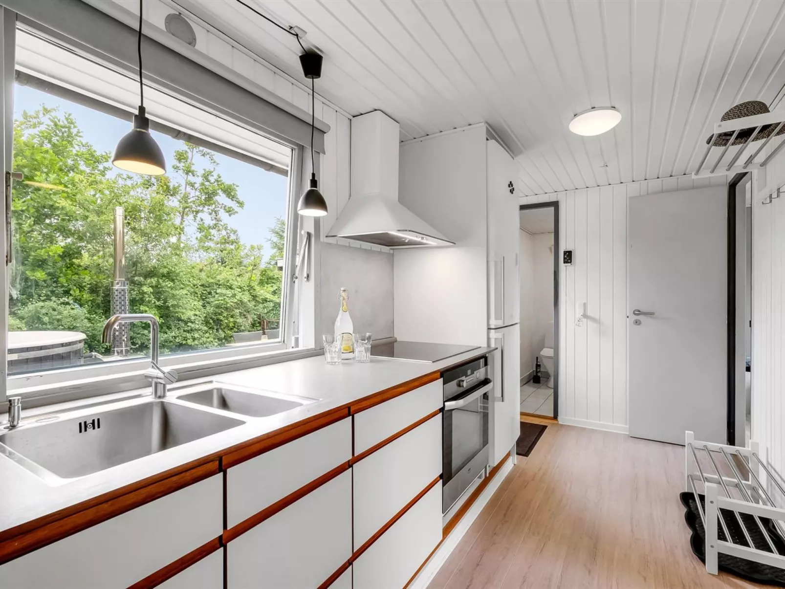 "Embla" - 500m to the fjord-Dedans