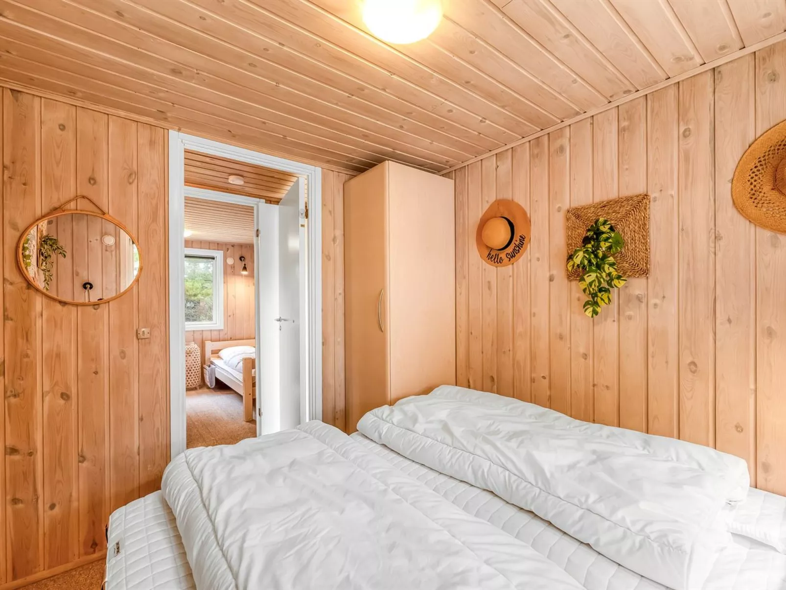 "Toimi" - 500m to the fjord-Inside