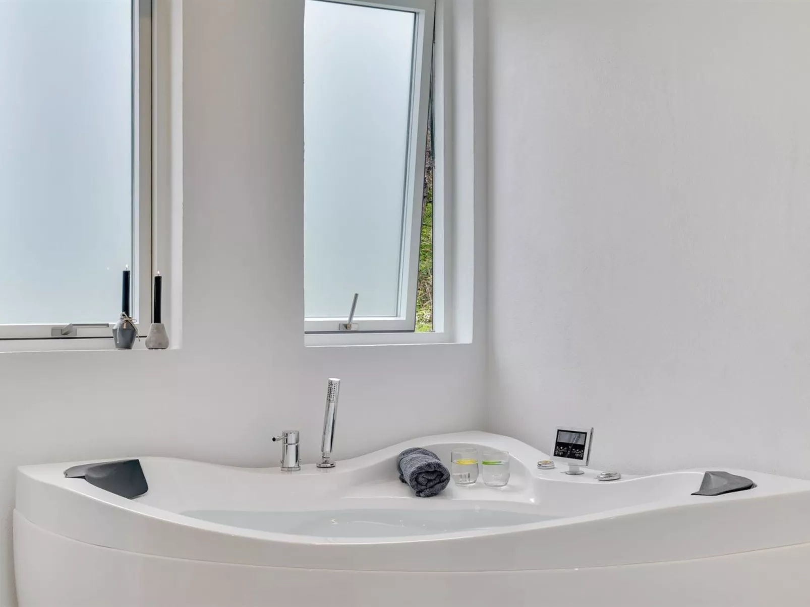 "Elso" - 600m to the fjord-Inside