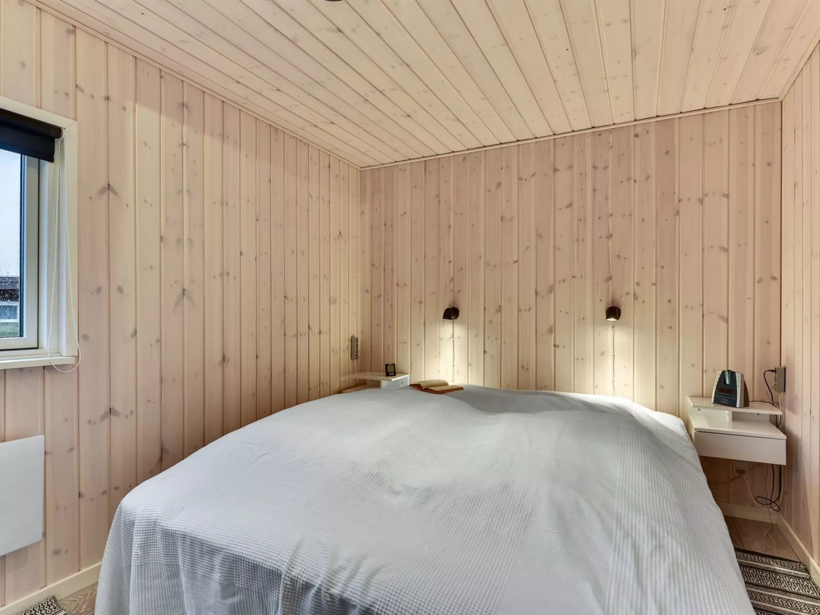 "Loi" - 200m from the sea-Inside