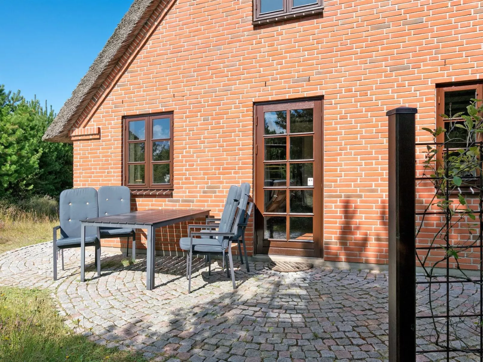 "Siegried" - 2.2km from the sea-Outside