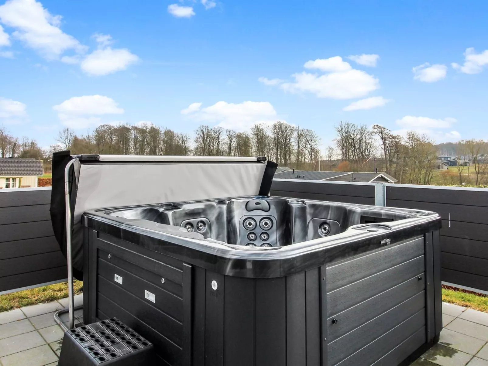 "Yakari" - 300m from the sea-Inside