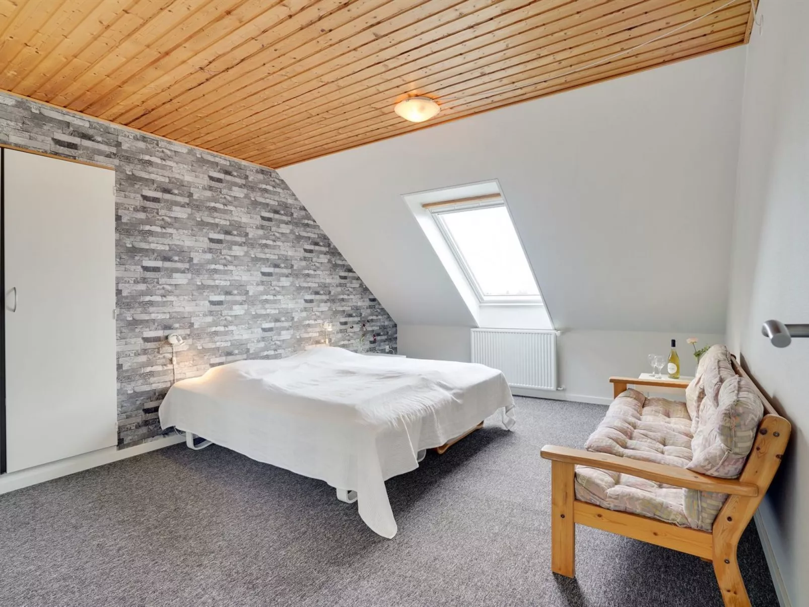 "Rahild" - 2km to the fjord-Inside