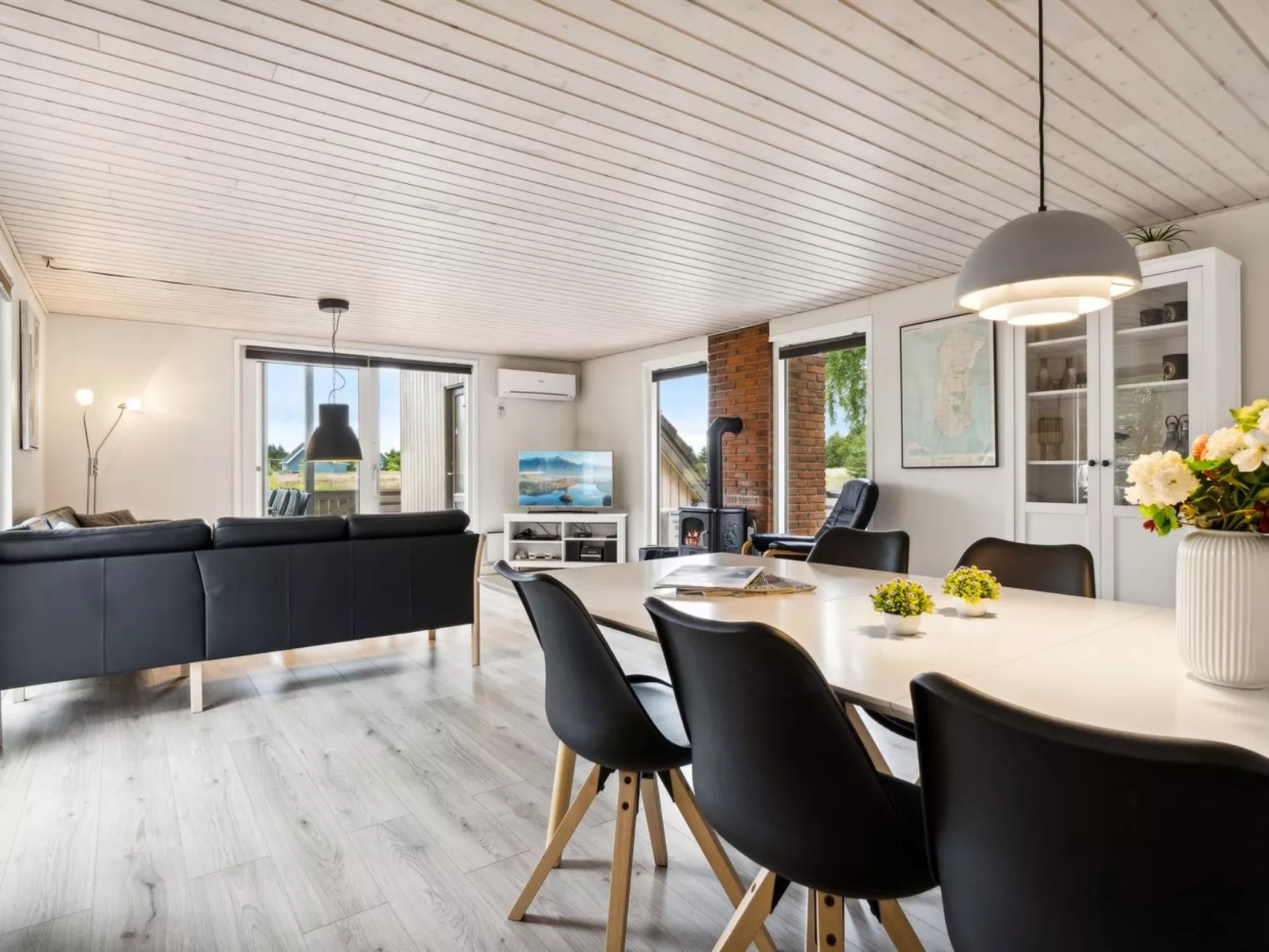 "Sigwid" - 2.7km from the sea-Inside