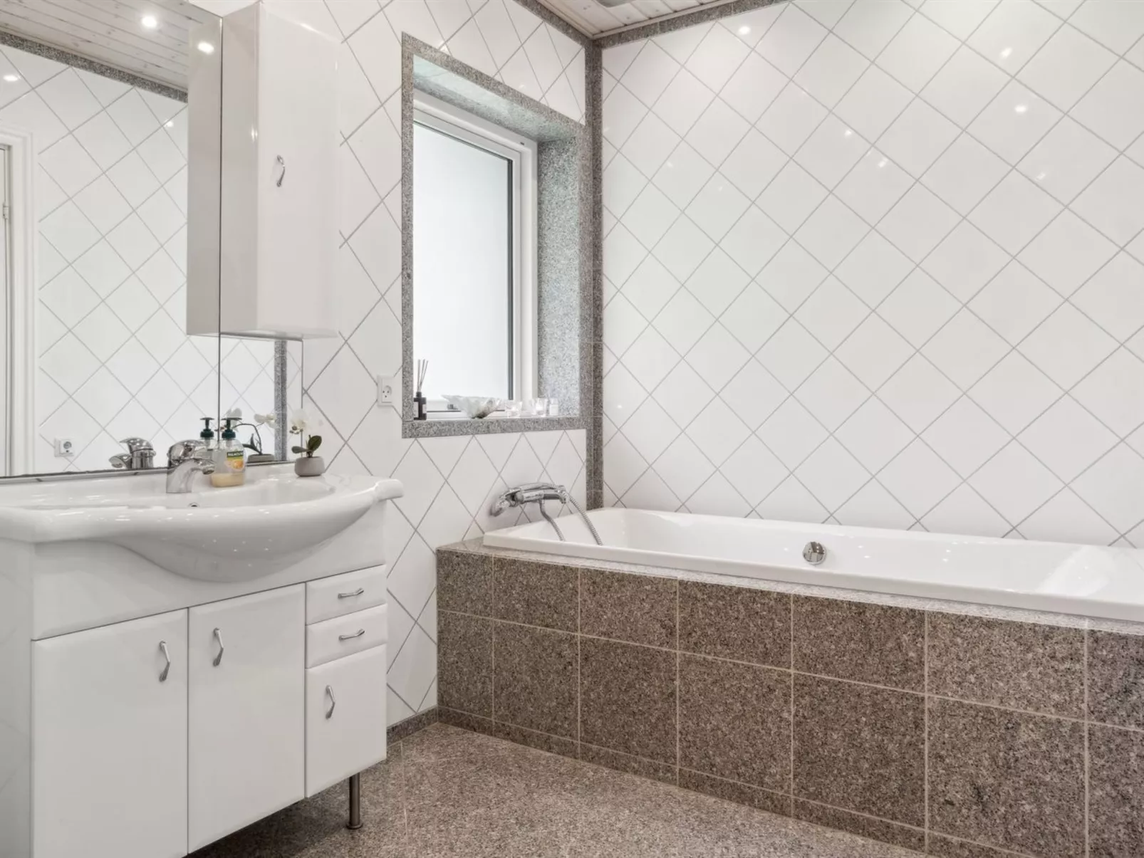 "Pietari" - 1.2km from the sea-Inside