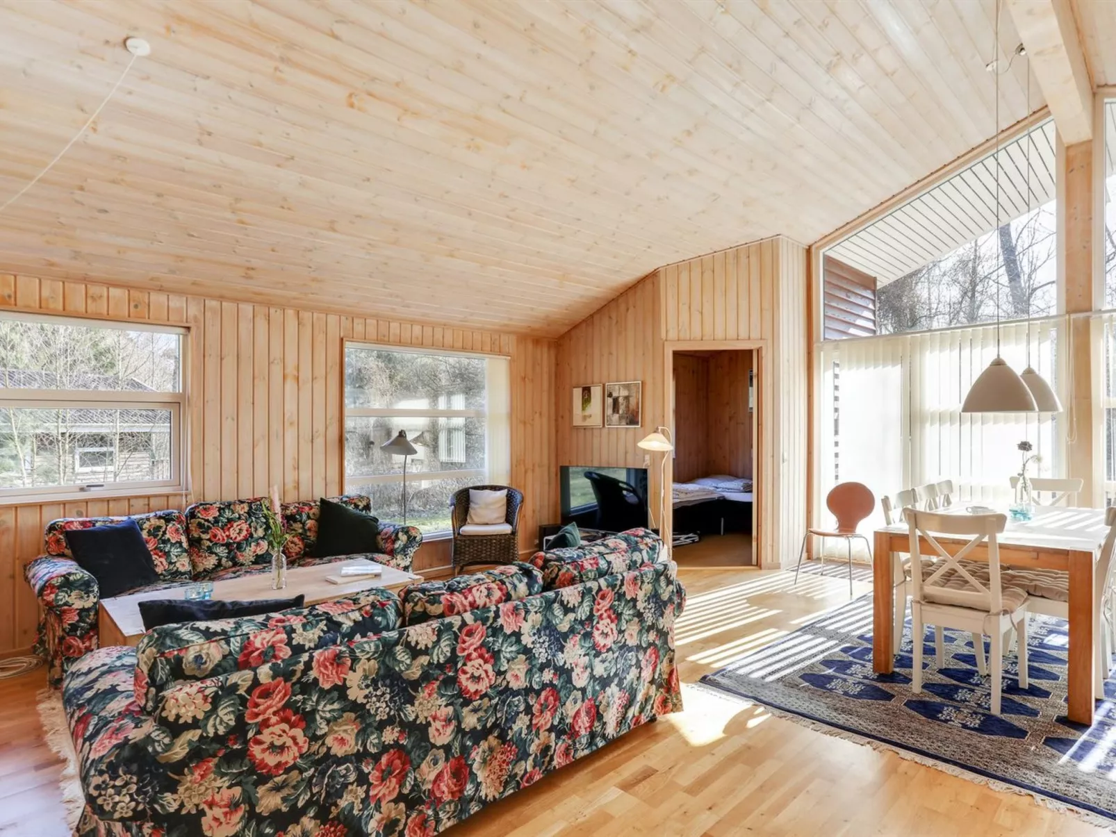 "Sakarias" - 800m from the sea-Drinnen