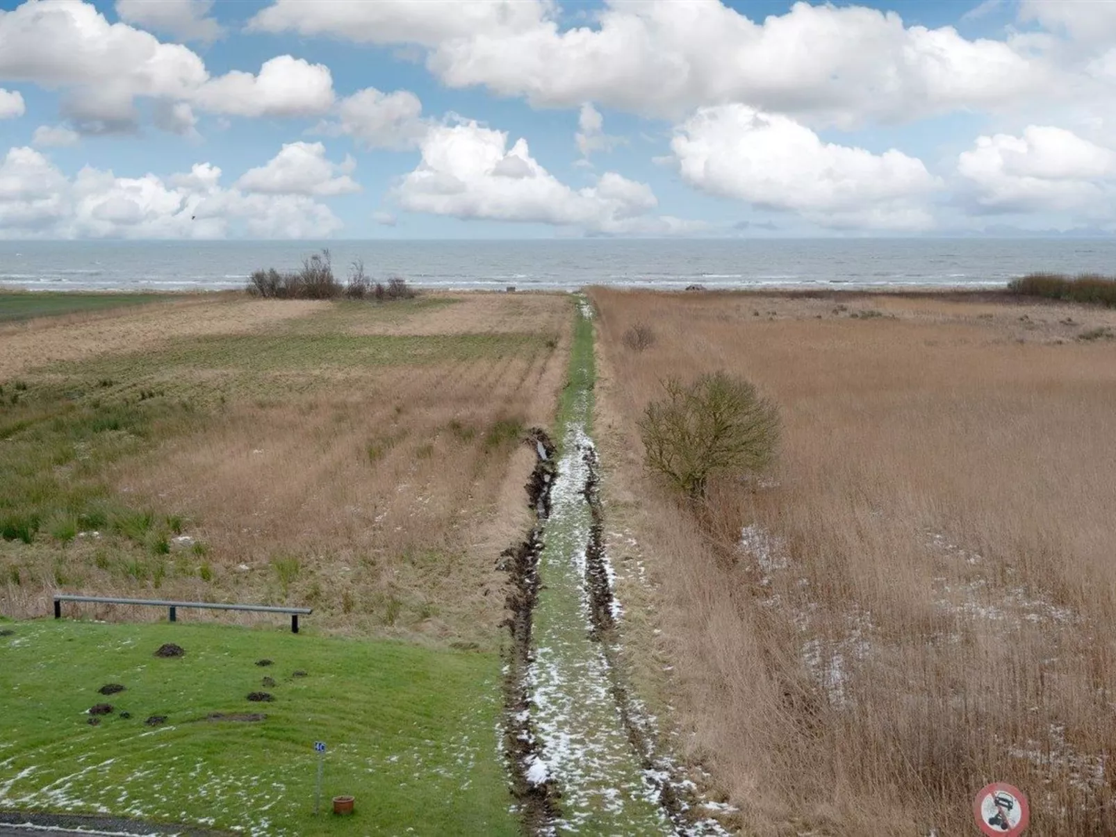 "Gonda" - 500m from the sea-Draußen