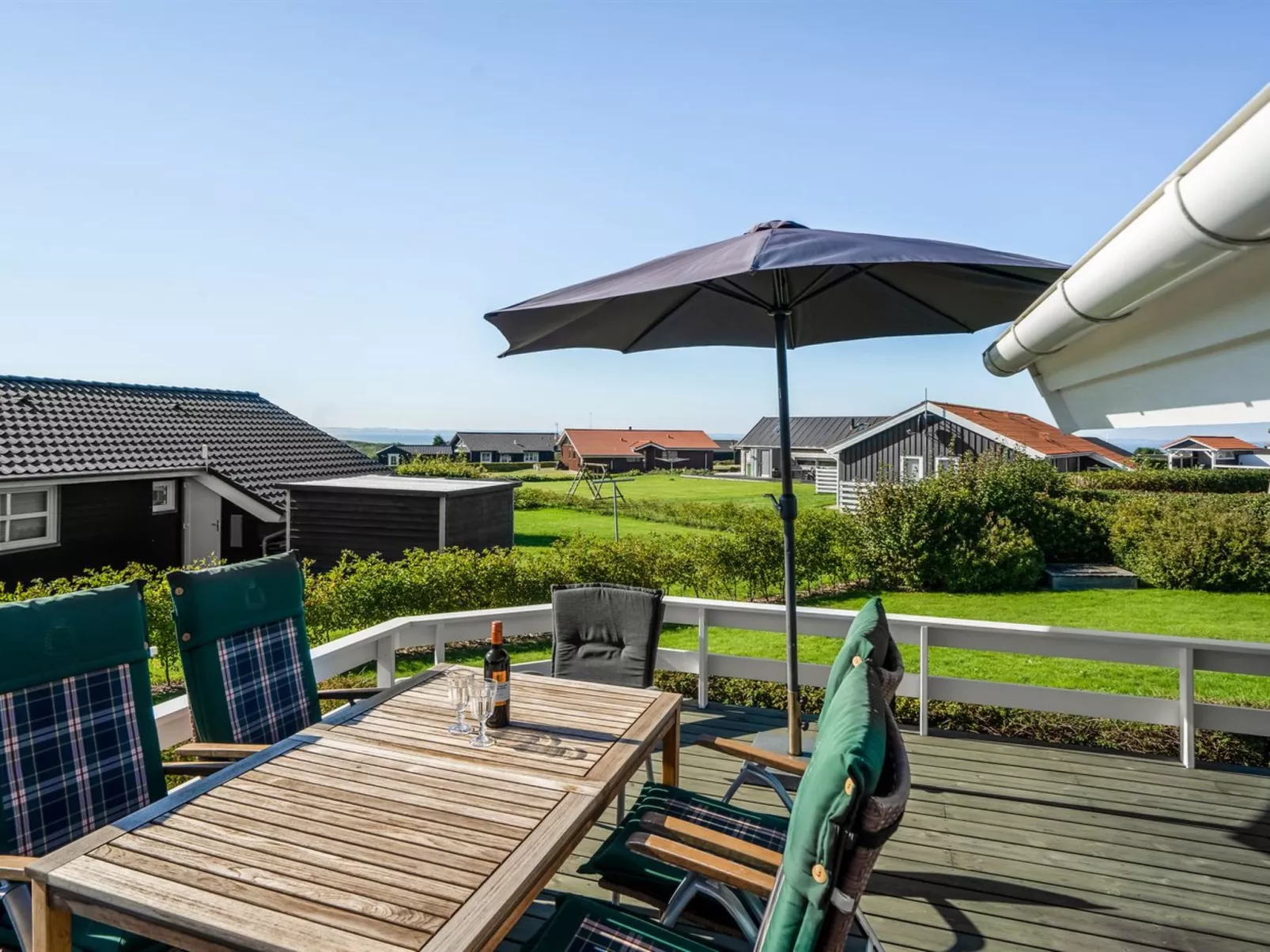 "Brynjolf" - 350m to the fjord-Outside