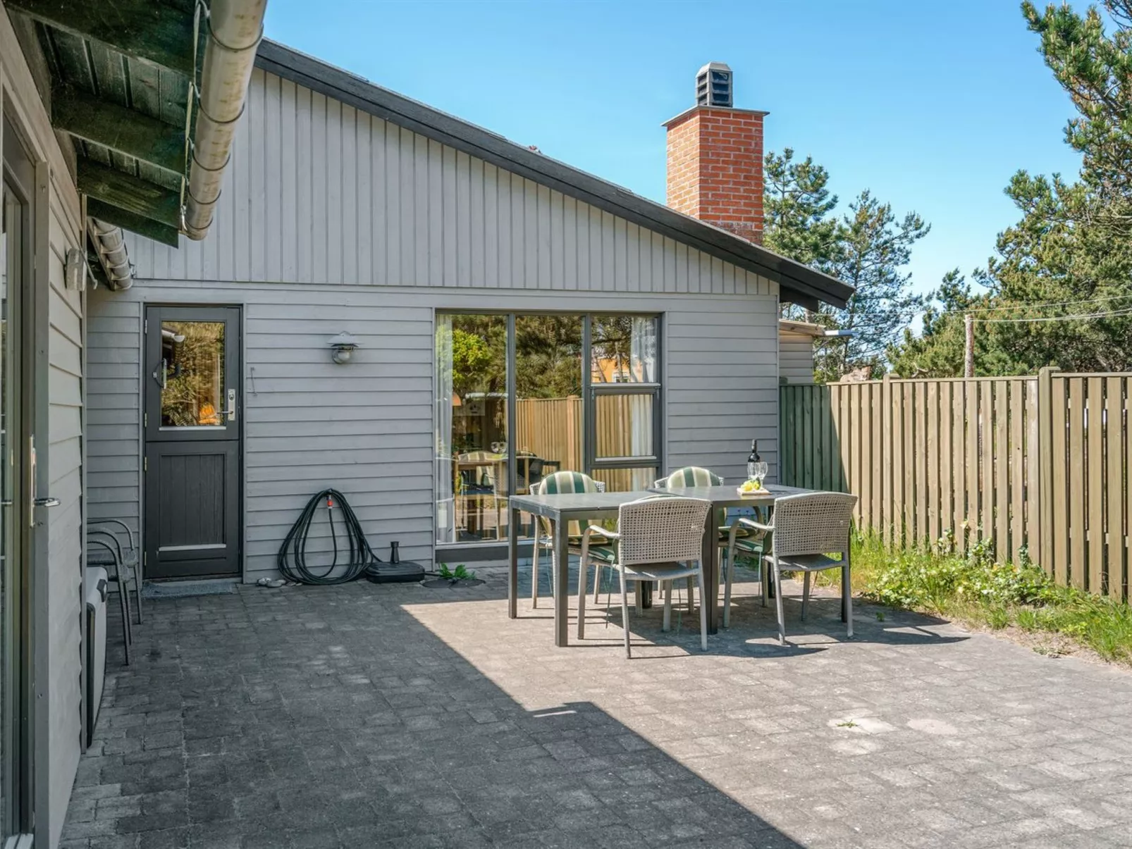 "Petersen" - 50m from the sea-Outside