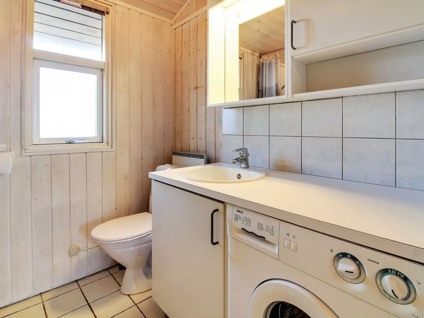 "Elsbeth" - 500m from the sea-Dedans