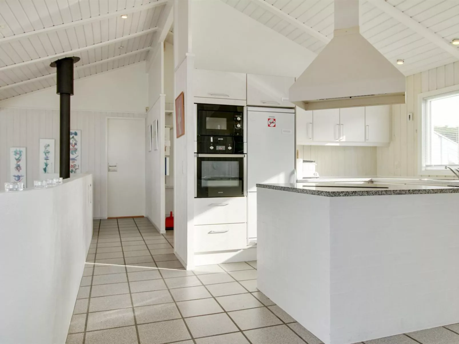 "Avni" - 200m from the sea-Drinnen