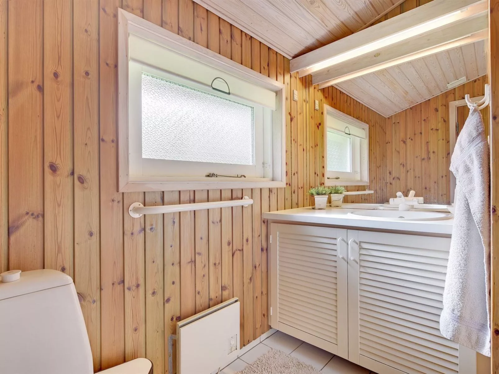 "Editt" - 2km from the sea-Inside