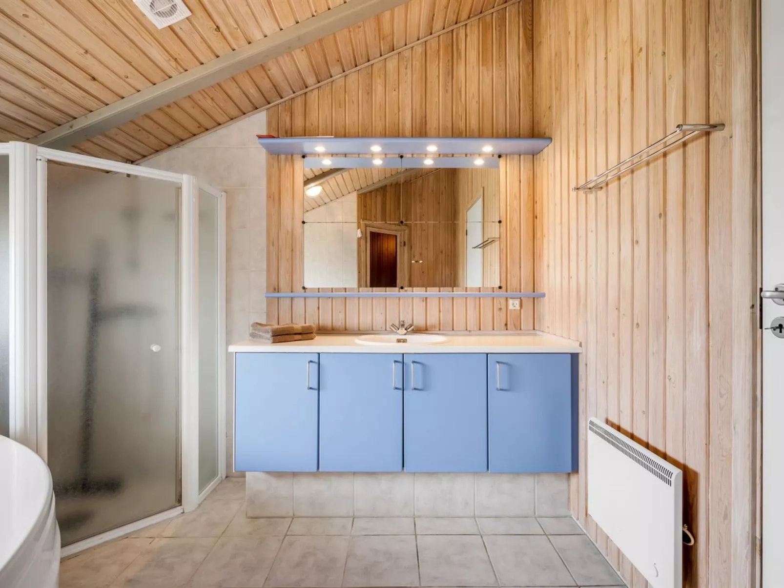 "Skev" - 200m to the fjord-Dedans