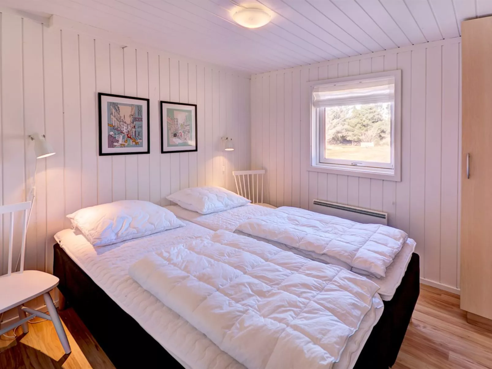 "Bylgja" - 1.7km from the sea-Dedans