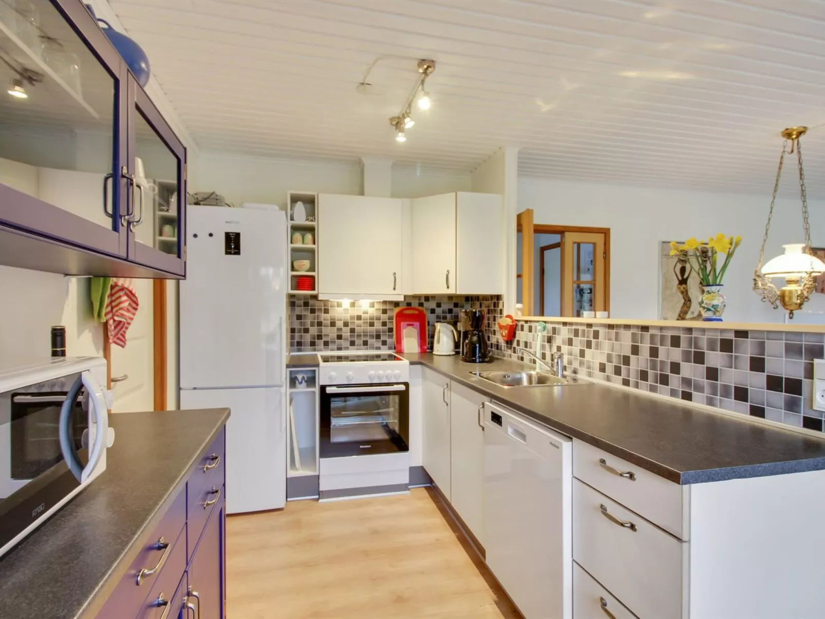 "Botilde" - 1km from the sea-Inside