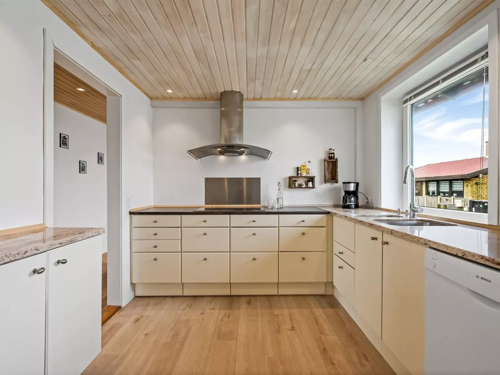 "Agne" - 400m from the sea-Drinnen