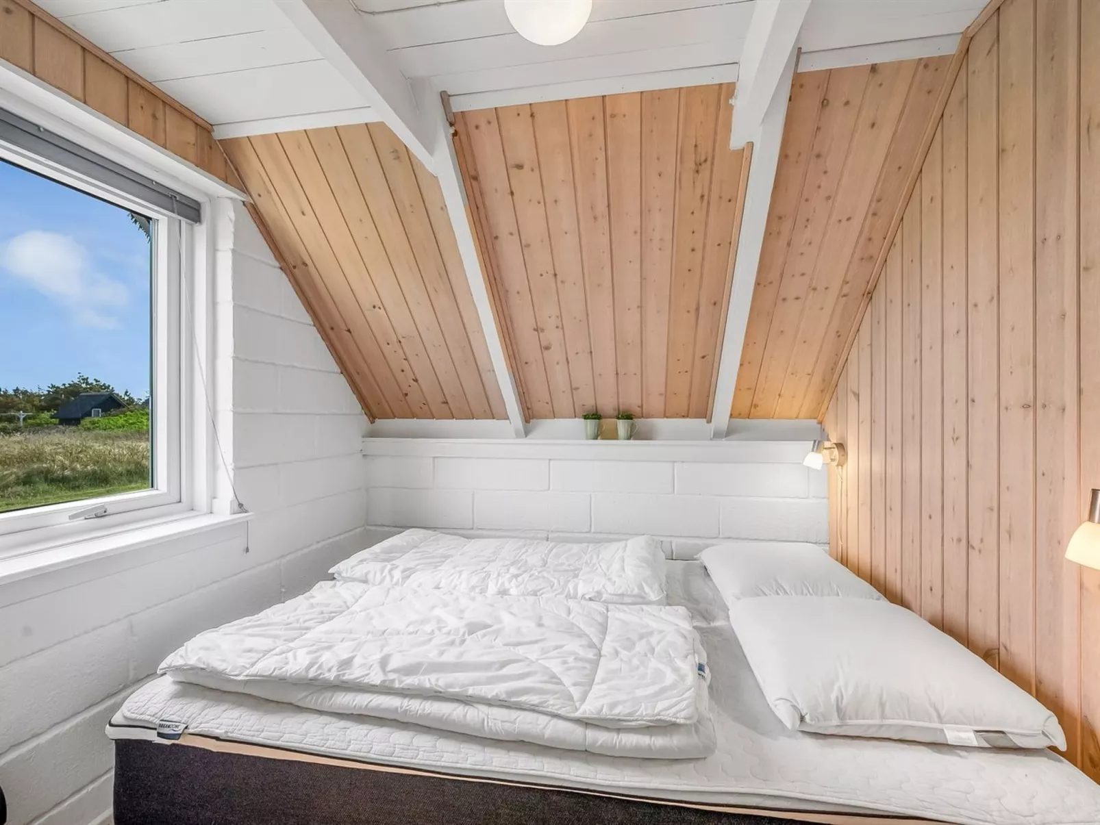 "Hemfrith" - 800m to the fjord-Dedans