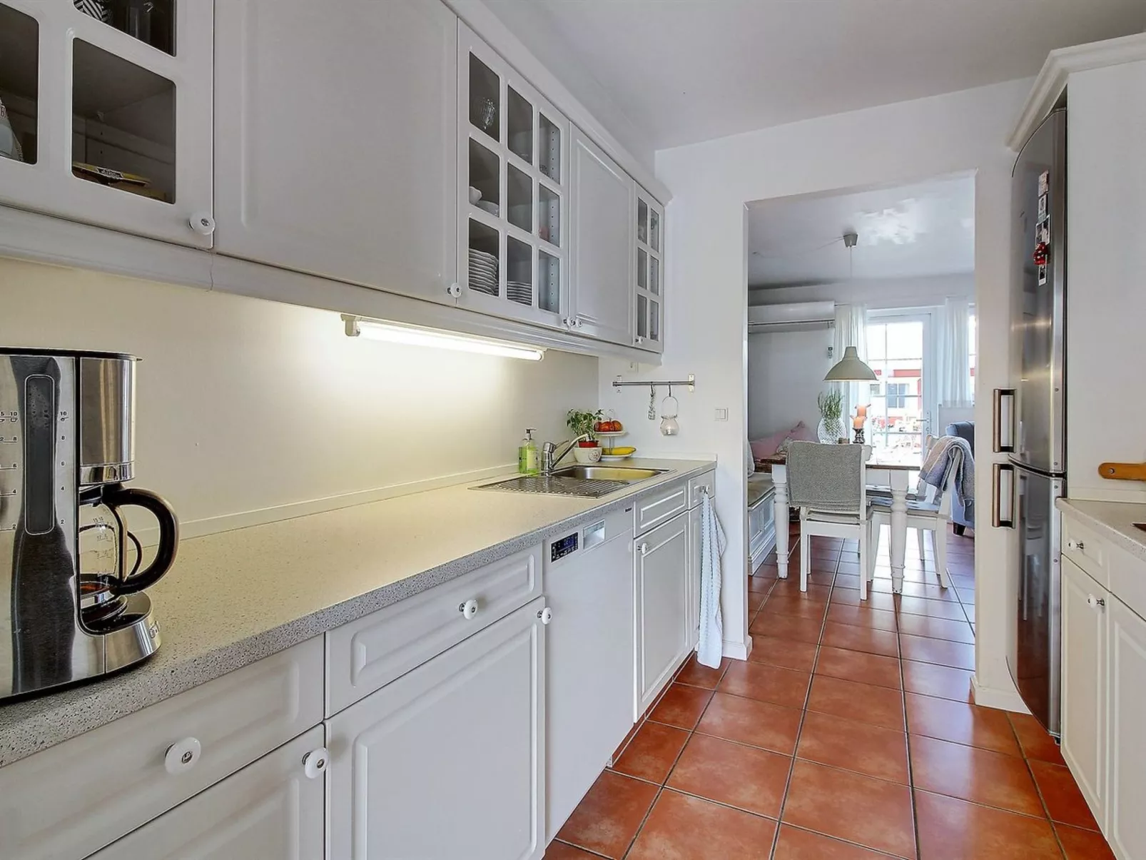 "Vinny" - 1.2km from the sea-Dedans