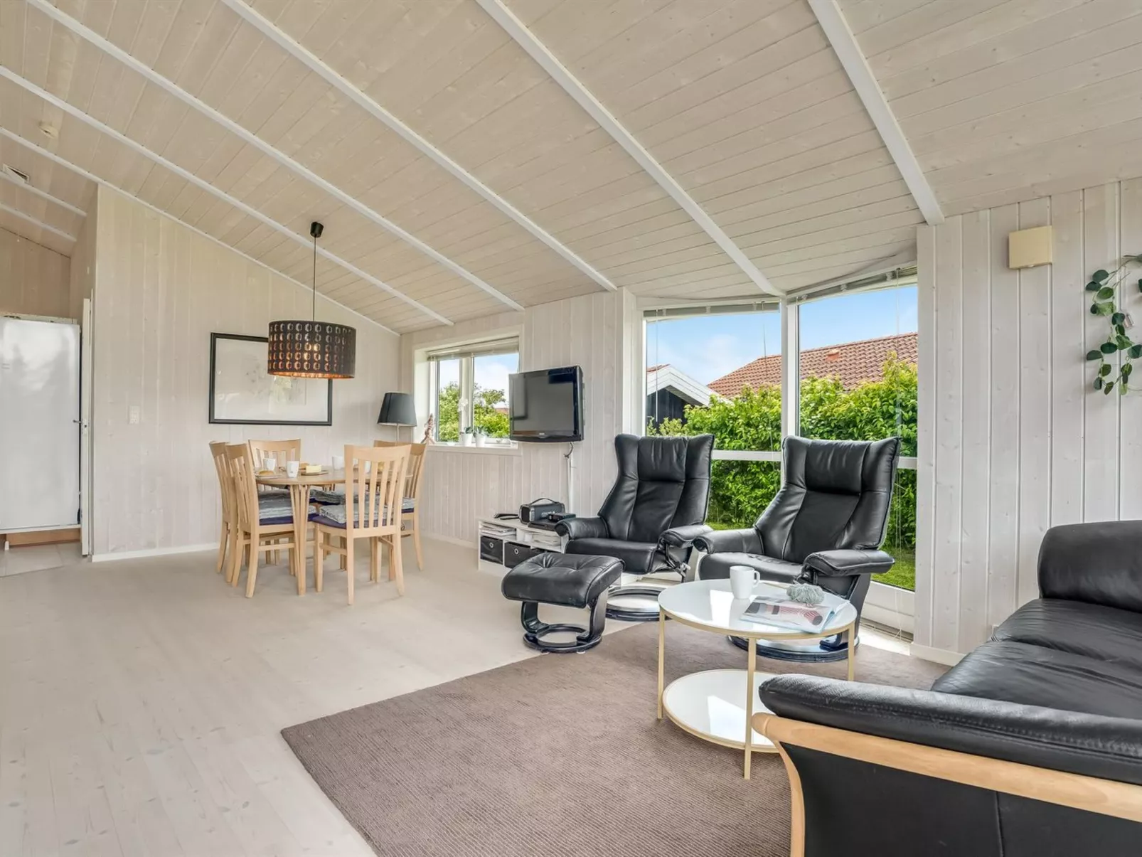 "Birtir" - 1.2km from the sea-Inside