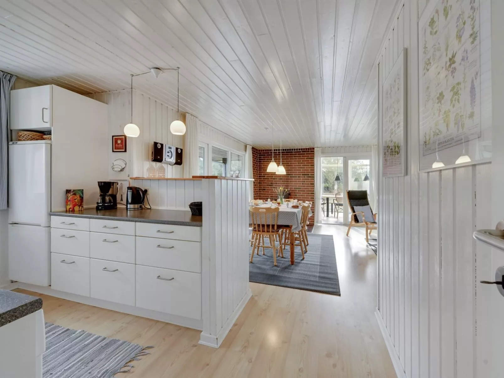 "Shalez" -  from the sea-Inside