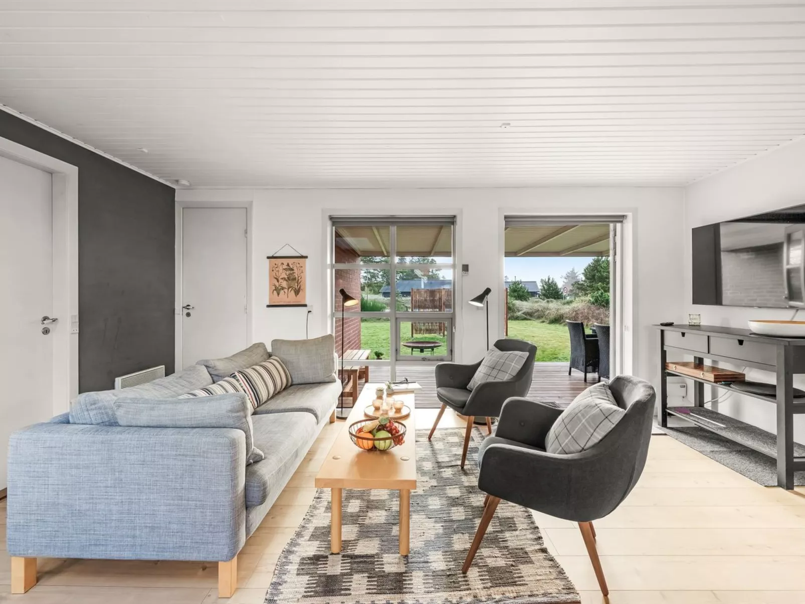 "Agni" - 800m from the sea-Dedans