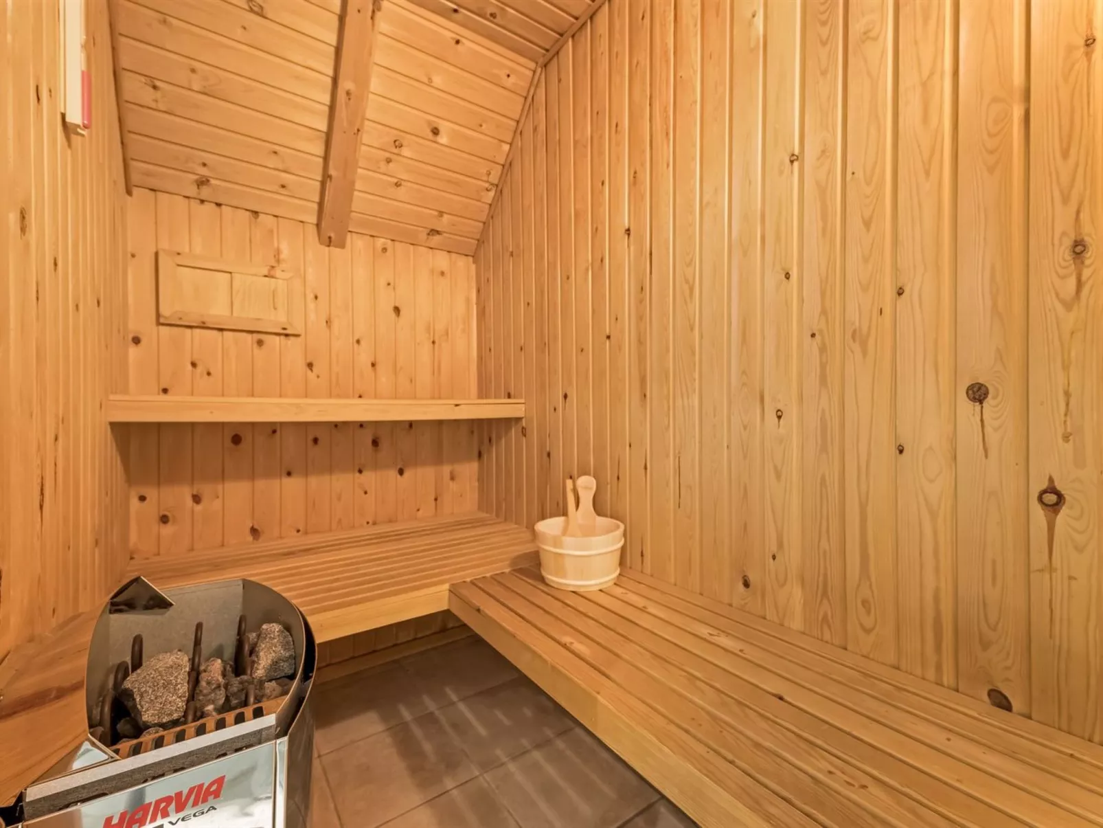 "Arttu" - 2.4km from the sea-Inside