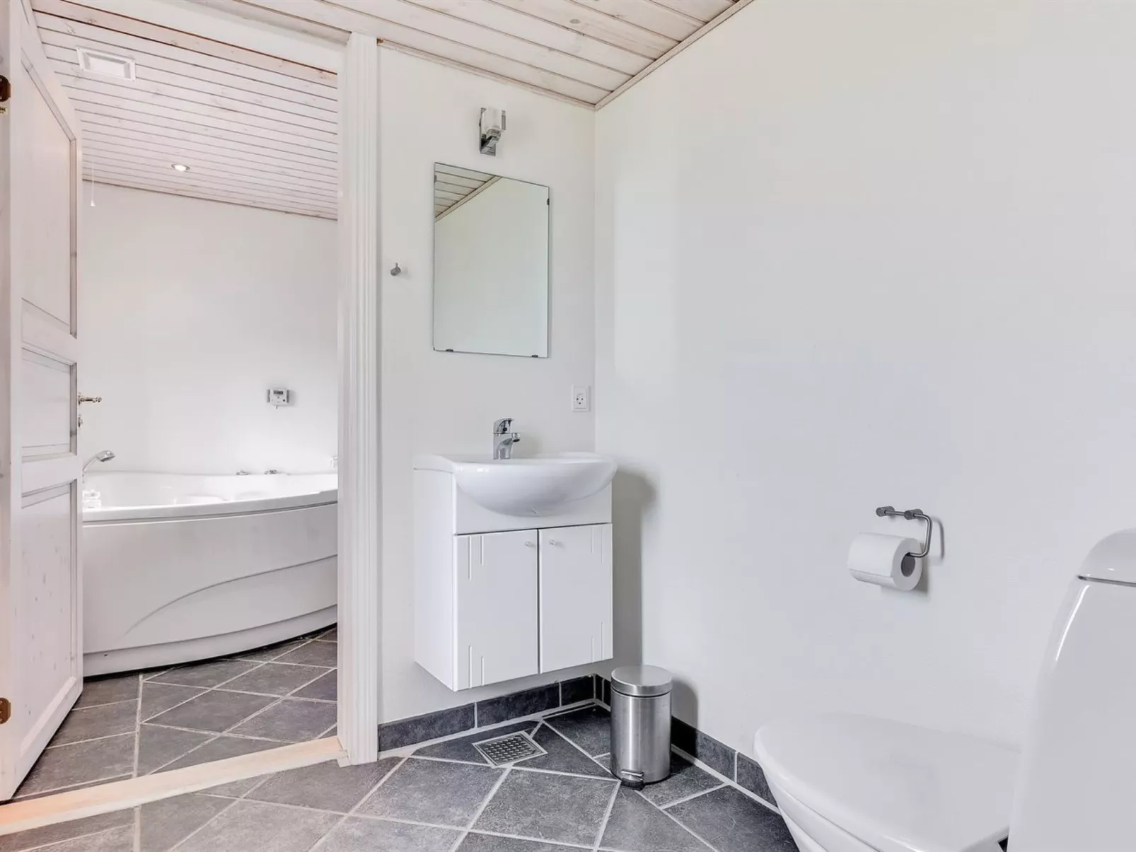 "Matthias" - 400m to the fjord-Dedans