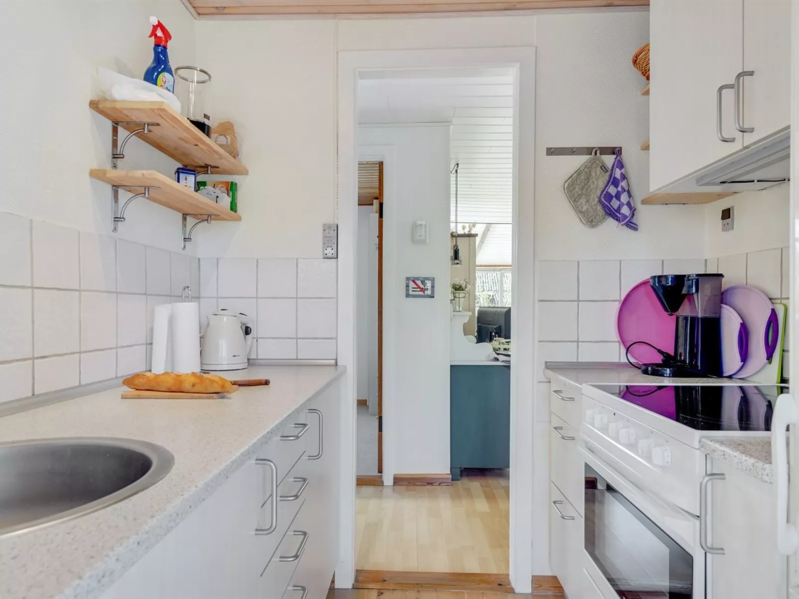 "Ingebritt" - 1.5km from the sea-Inside