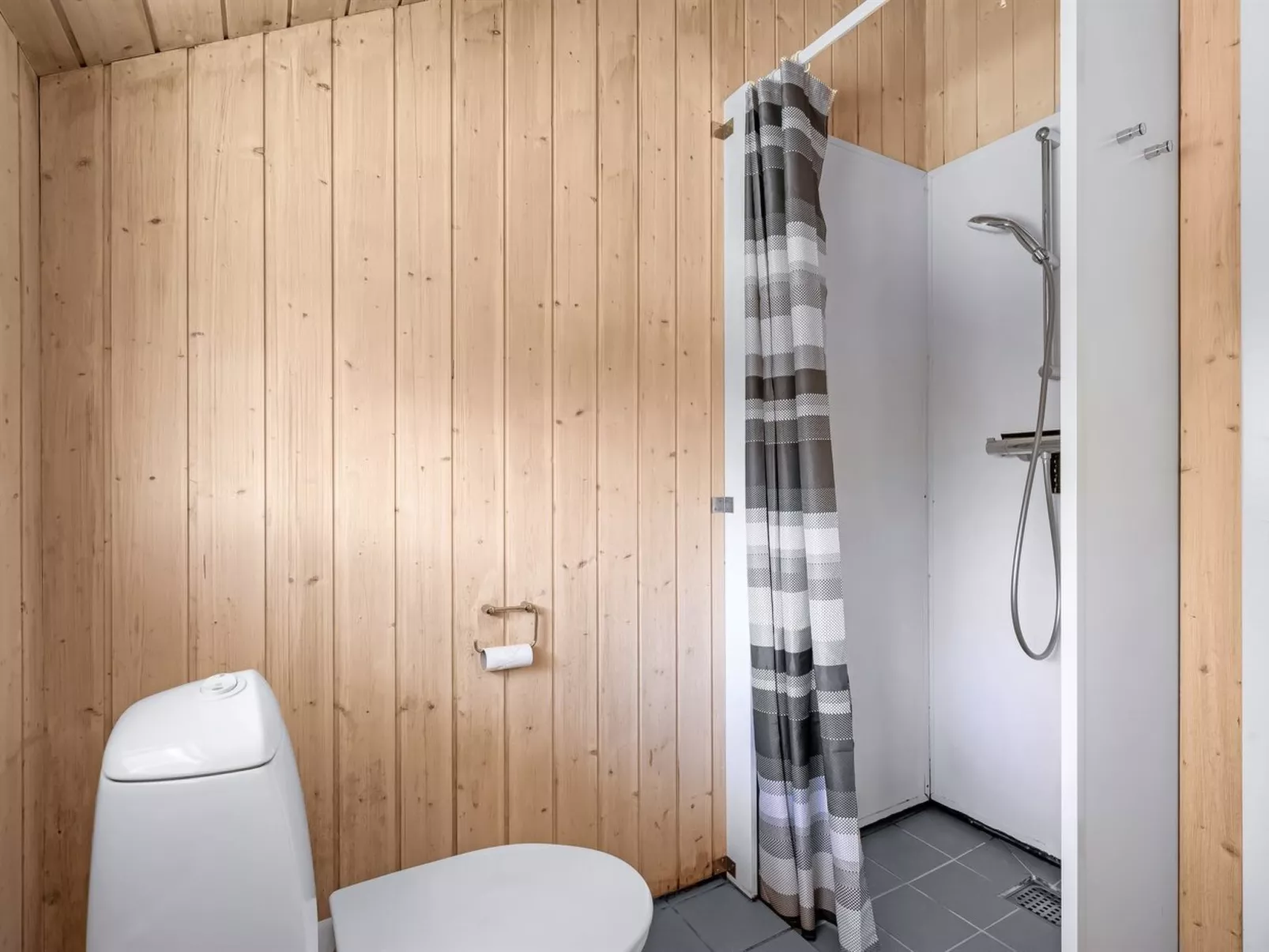 "Snefrid" - 12km from the sea-Inside