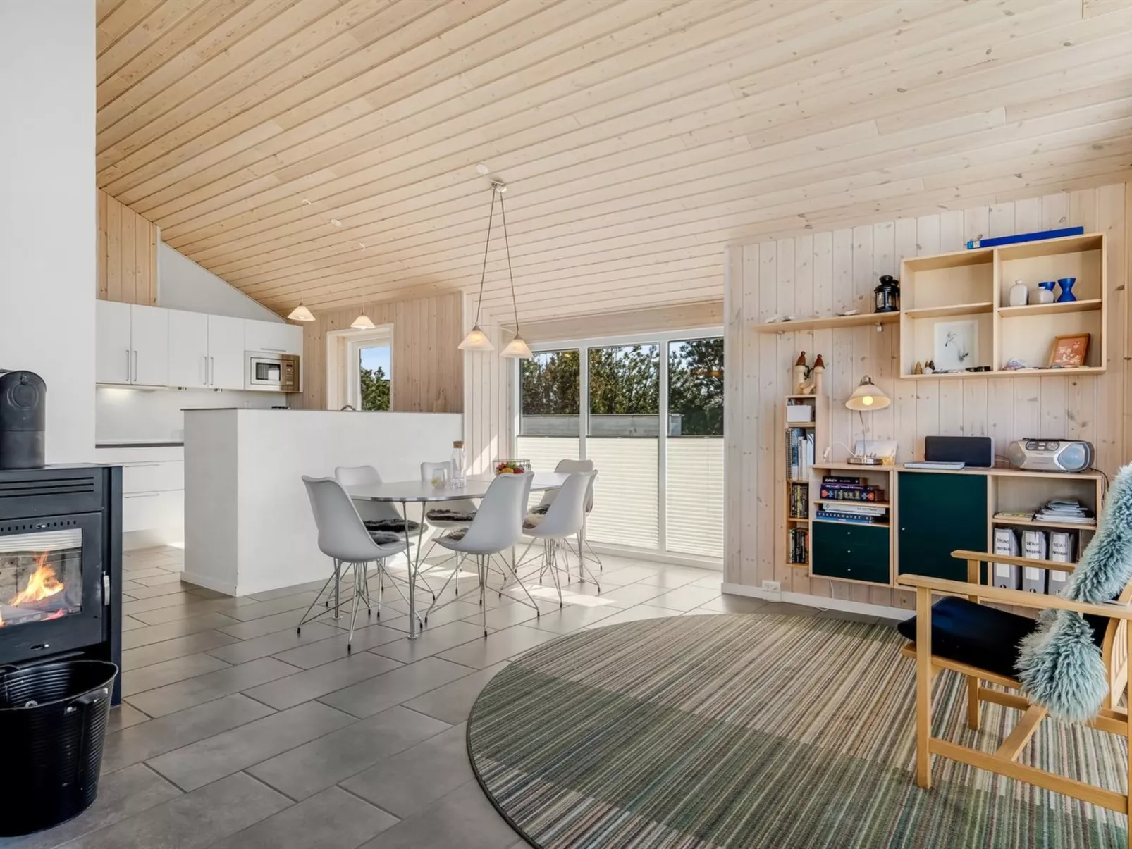 "Hornbogi" - 300m from the sea-Drinnen