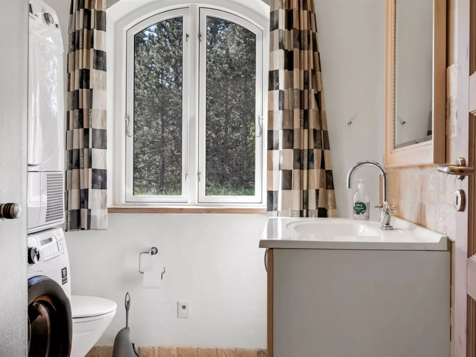 "Agusta" - 1.1km from the sea-Inside