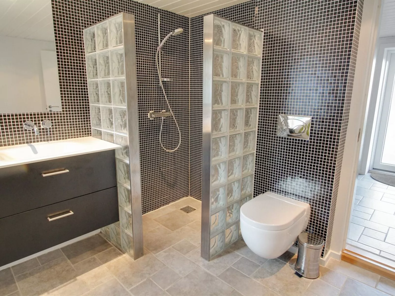 "Alkmar" - 75m from the sea-Drinnen