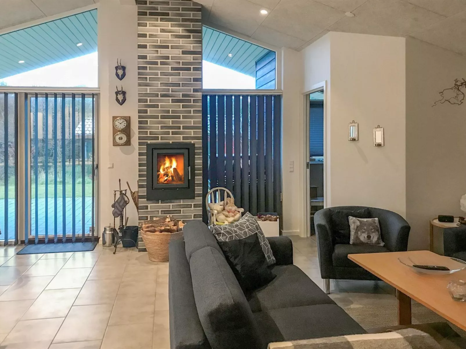 "Stacey" - 800m from the sea-Inside