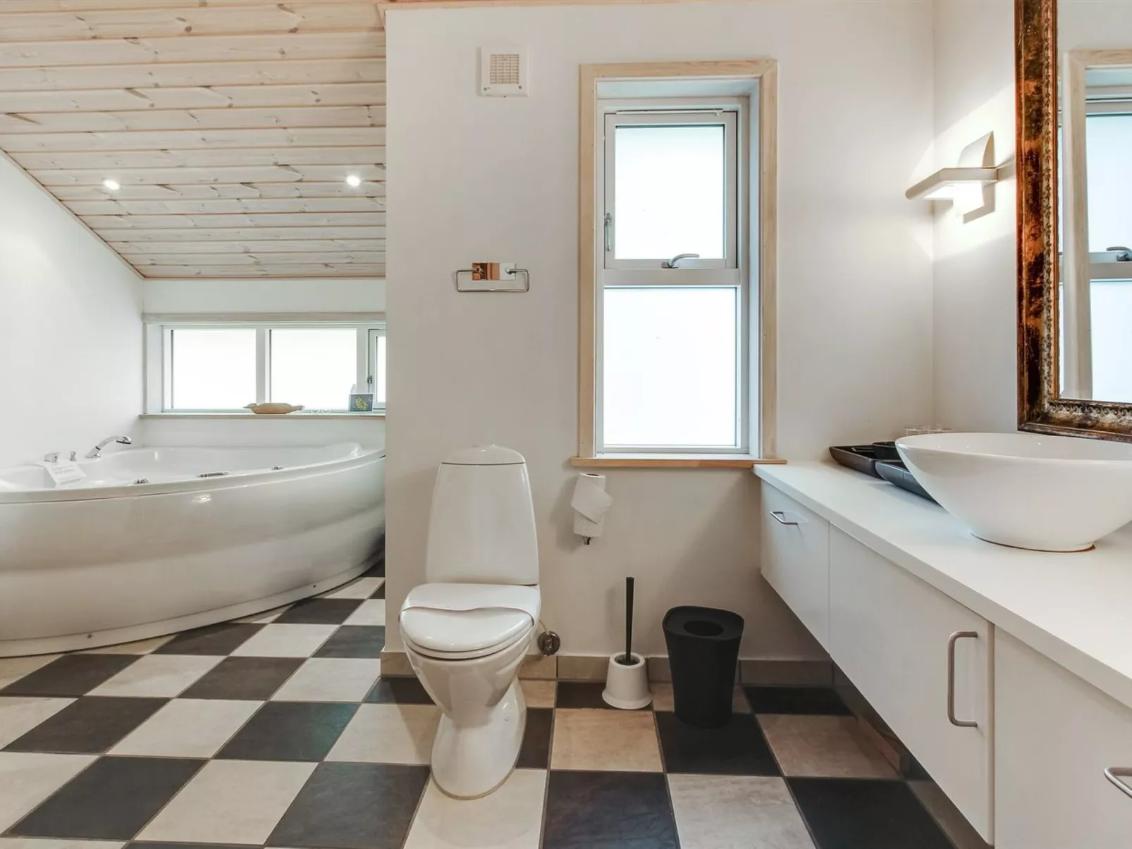 "Fastulf" - 300m from the sea-Dedans