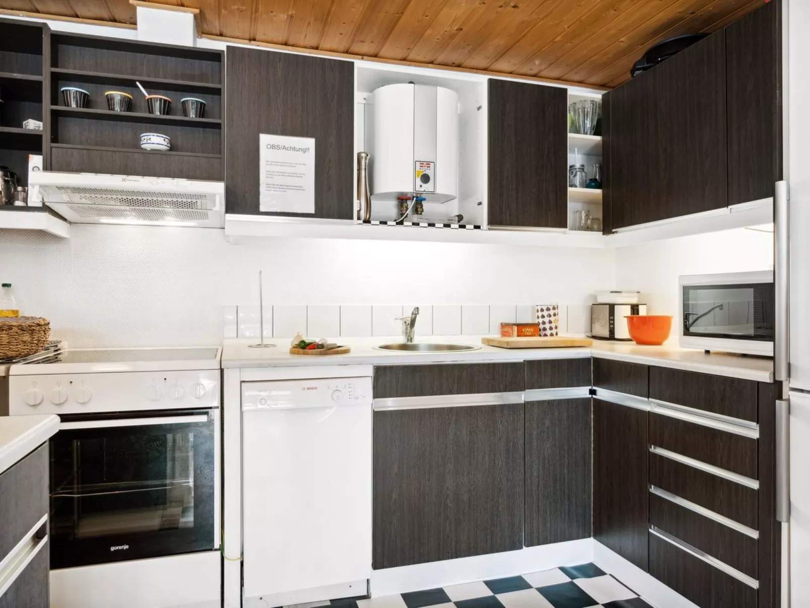 "Annamie" - 650m from the sea-Drinnen