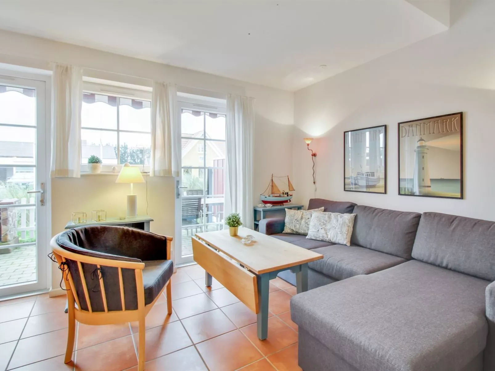 "Guthir" - 1.2km from the sea-Inside